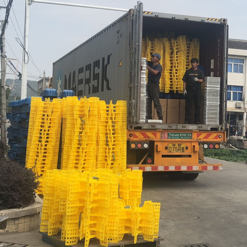 Delivery containers-1